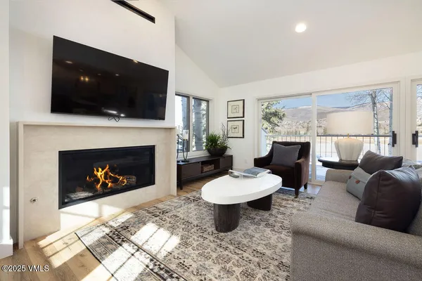 $3,695,000 | 203 Arrowhead Drive, Edwards, CO 81632