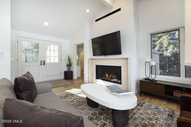 $3,695,000 | 203 Arrowhead Drive, Edwards, CO 81632