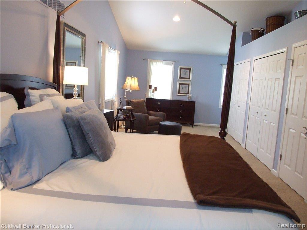 3970 Amherst Road Royal Oak, MI 48073 - Photo 12 of 24 Vaulted Ceilings & Sitting Area