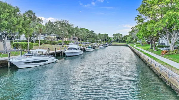 $259,000 | 799 Jeffery Street, Unit 105, Boca Raton, FL 33487