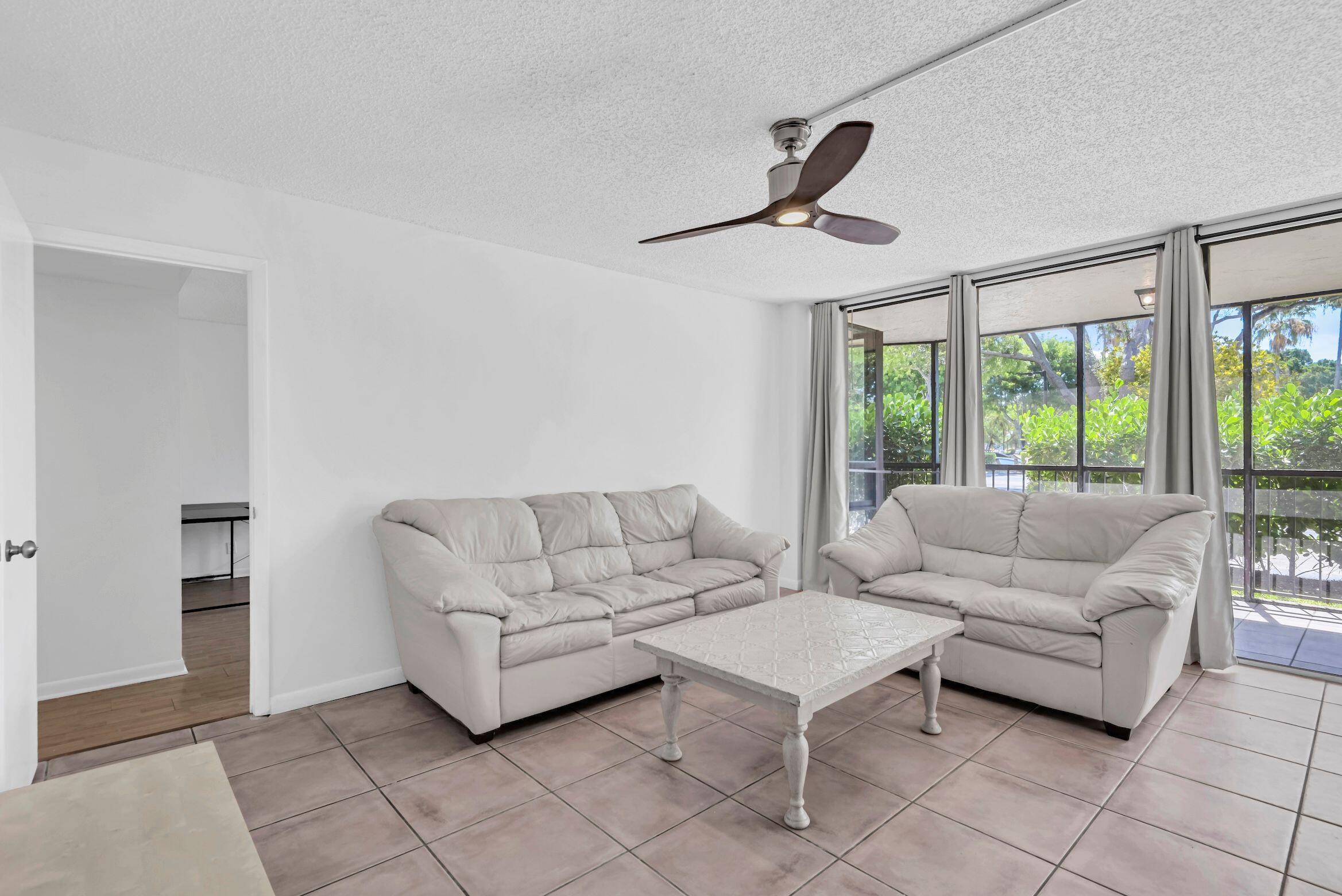 799 Jeffery Street, Unit 105 Boca Raton, FL 33487 - Photo 11 of 46 799 Jeffery St 105 pic 4