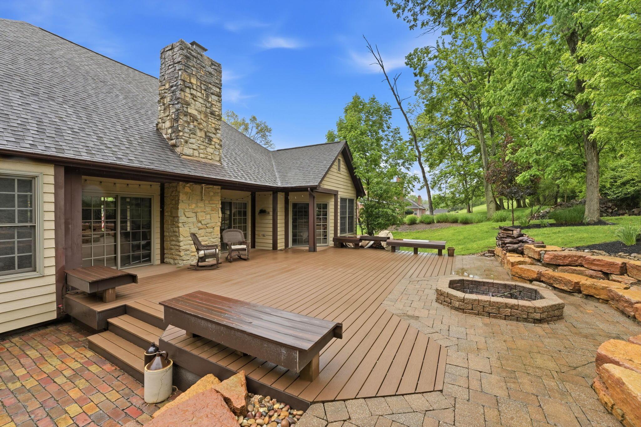 1159 Stone Run Lancaster, OH 43130 - Photo 47 of 53 Built-In Seating & Firepit.