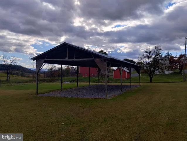 a view of park with entertaining space