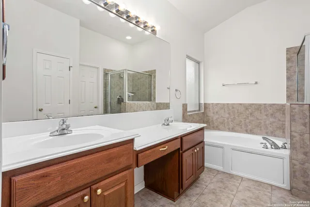 $2,495 | 211 Aster Trail, San Antonio, TX 78256