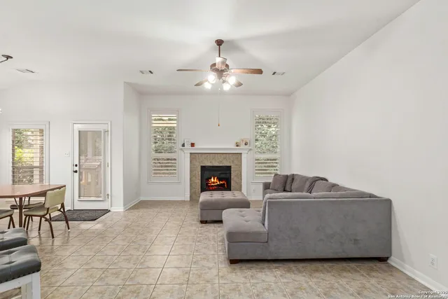 $2,495 | 211 Aster Trail, San Antonio, TX 78256