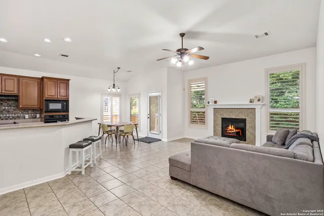 $2,495 | 211 Aster Trail, San Antonio, TX 78256