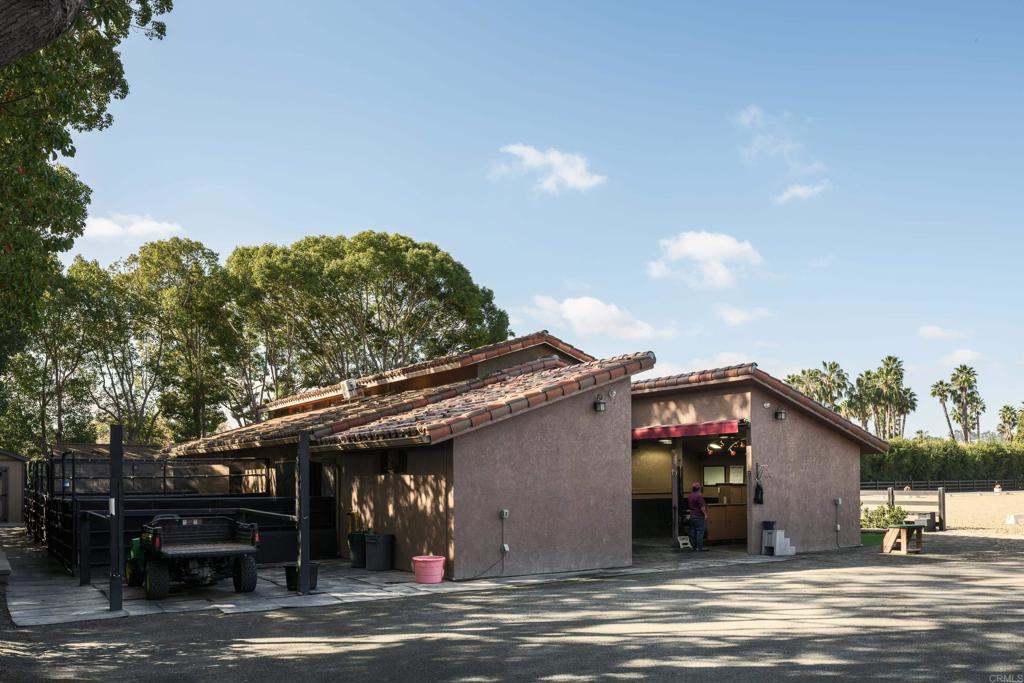 15731 Via De Santa Fe Rancho Santa Fe, CA 92067 - Photo 33 of 39 a front view of a house