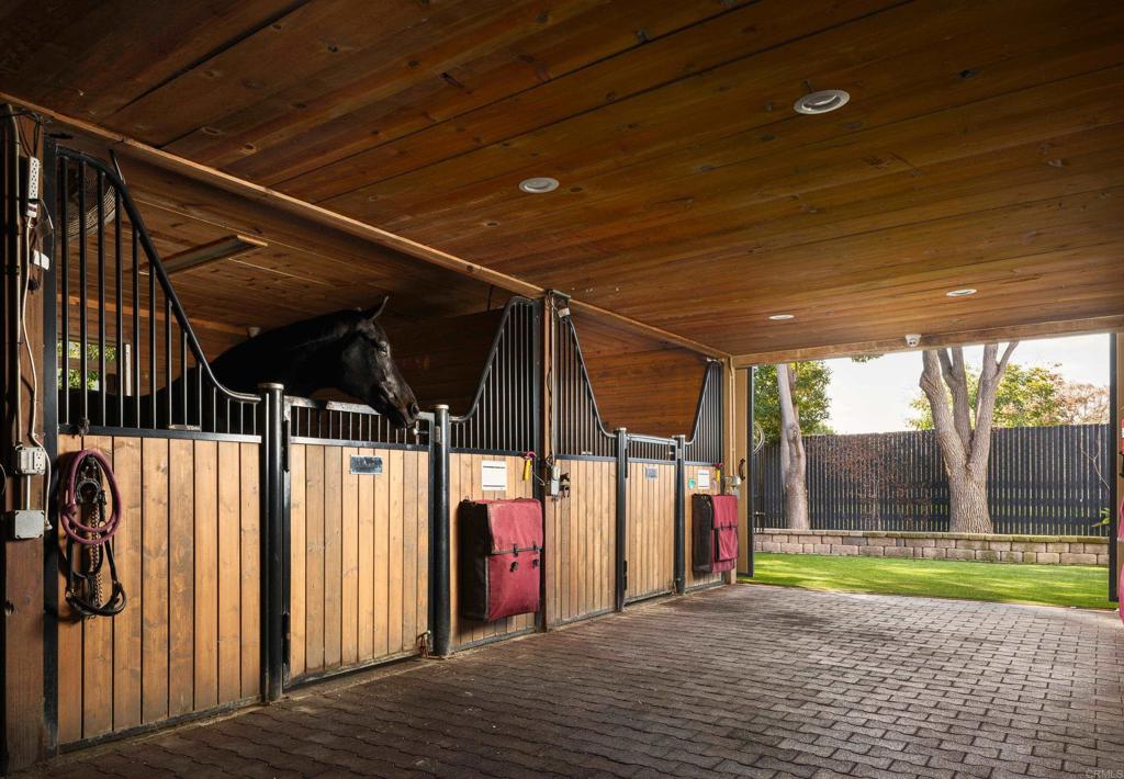 15731 Via De Santa Fe Rancho Santa Fe, CA 92067 - Photo 5 of 39 a view of small space