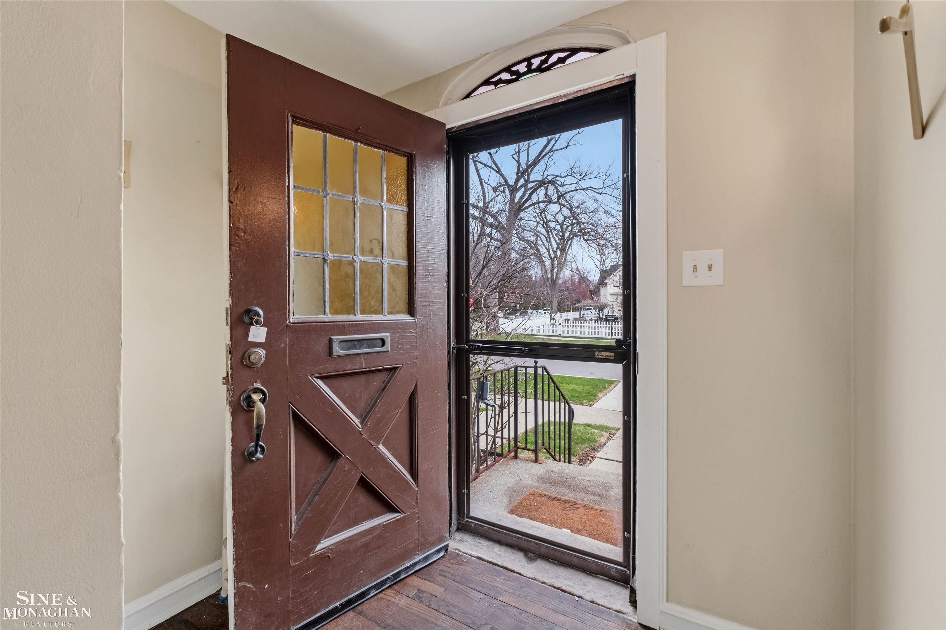 377 Rivard Boulevard Grosse Pointe, MI 48230 - Photo 2 of 45