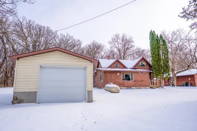 $189,900 | 16489 68th Street Northwest, New London, MN 56273