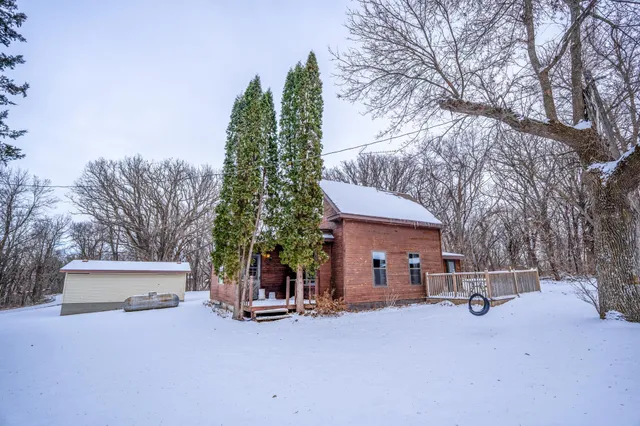 $189,900 | 16489 68th Street Northwest, New London, MN 56273
