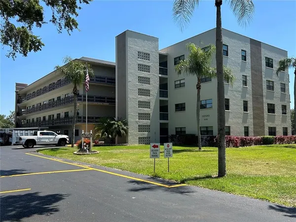 $1,550 | 6190 80th Street North, Unit 204, St. Petersburg, FL 33709