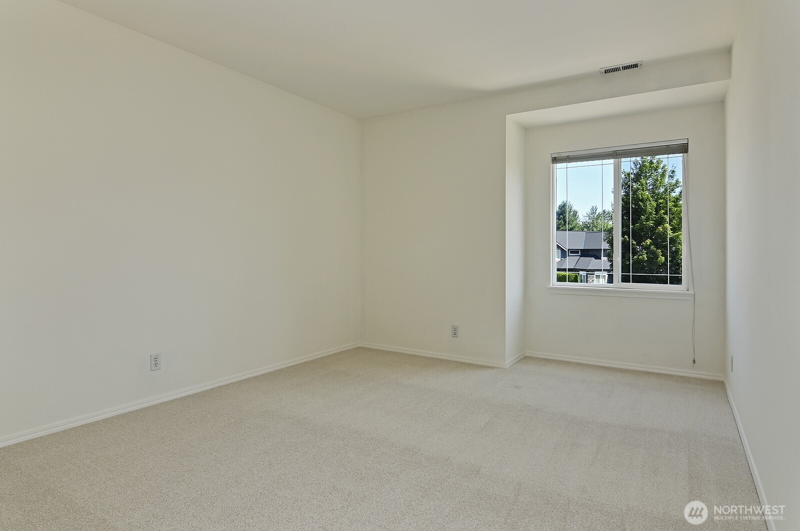 4313 Northeast 6th Court Renton, WA 98059 - Photo 23 of 30