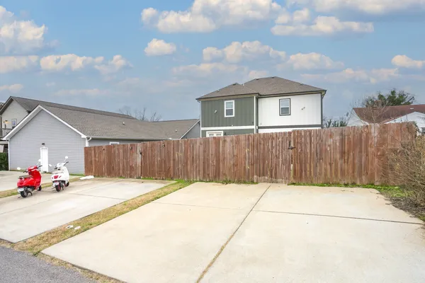 $2,400 | 2020 14th Avenue North, Nashville, TN 37208