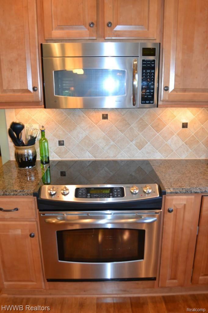 1080 Maple Leaf Drive Rochester, MI 48309 - Photo 9 of 41 GE Profile Appliances