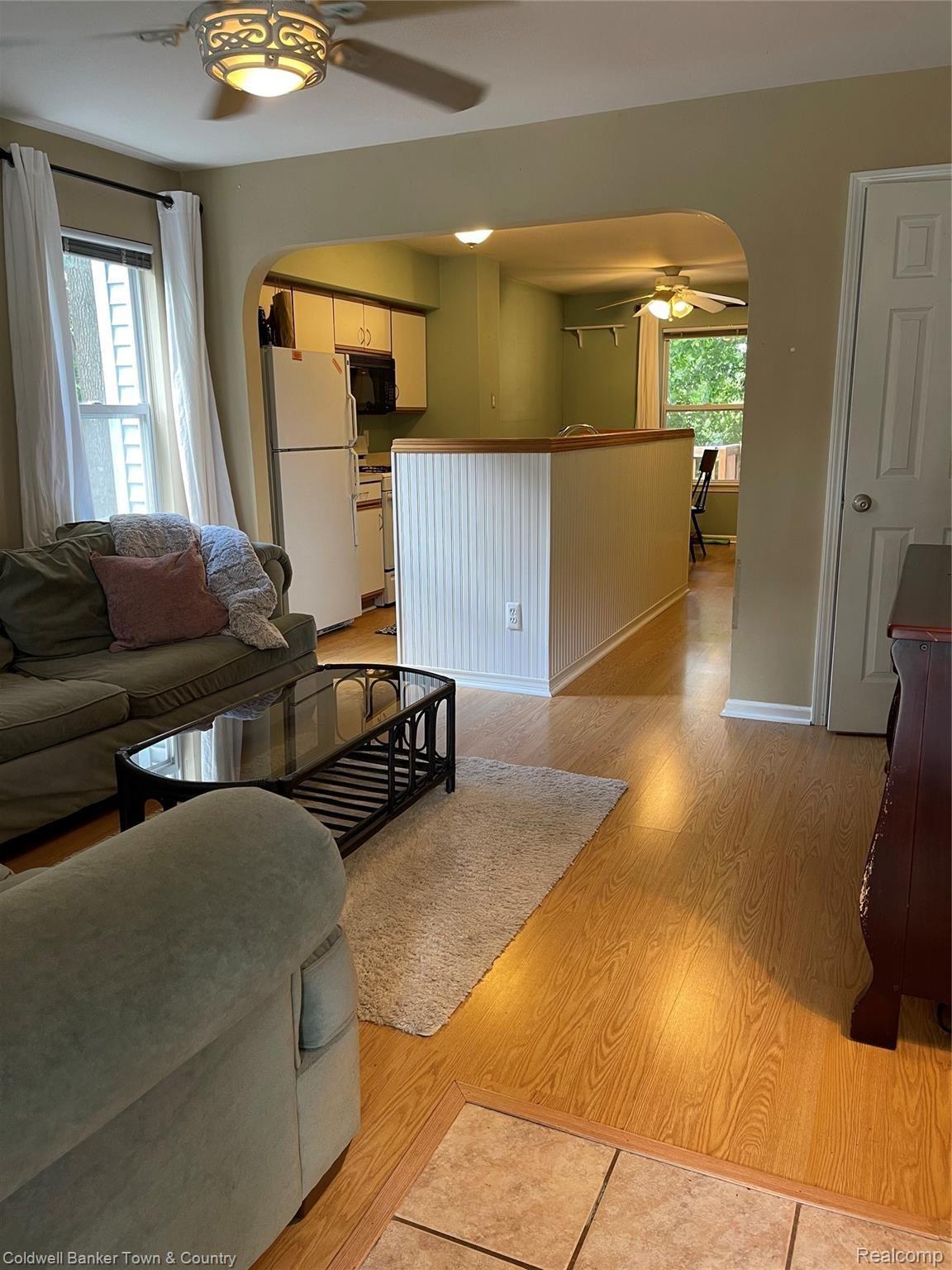 390 Springwell Lane Howell, MI 48843 - Photo 4 of 25 gcKrtWEsROm3U0CvlxxN+Q.jpg