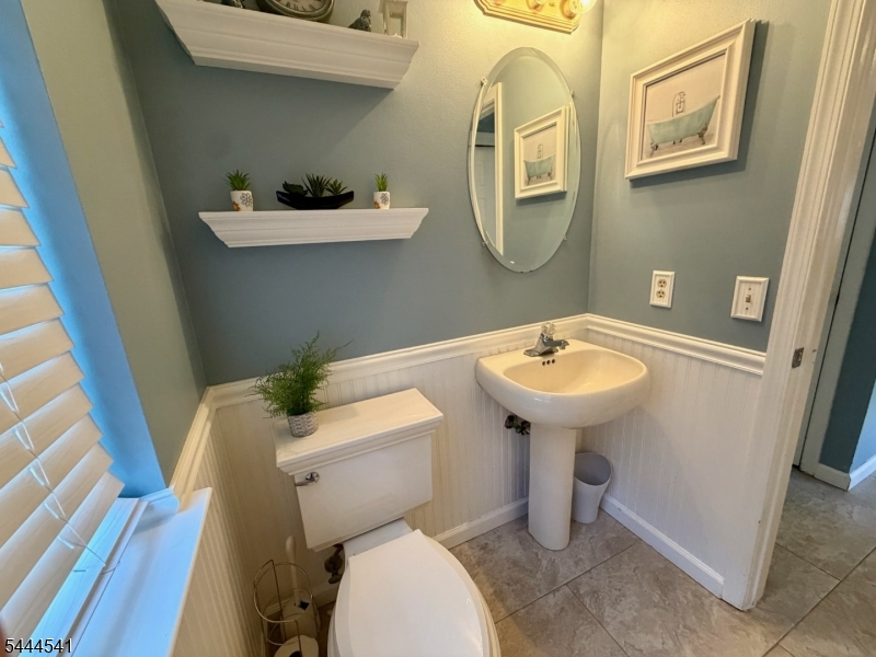 20 Winding Brook Lane Oak Ridge, NJ 07438 - Photo 11 of 23