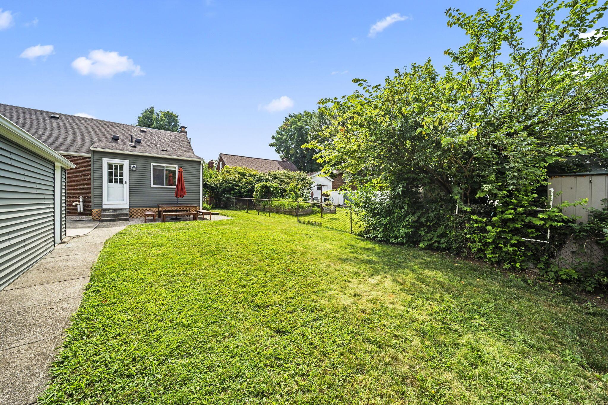 873 Timberman Road Columbus, OH 43212 - Photo 27 of 31 So much green space