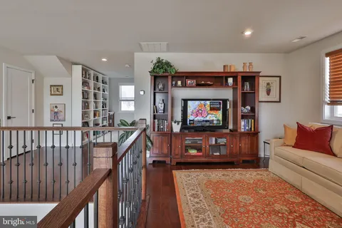 $739,000 | 6822 Sycamore Drive, Bath, PA 18014