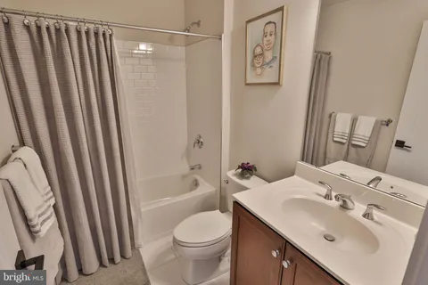 $739,000 | 6822 Sycamore Drive, Bath, PA 18014