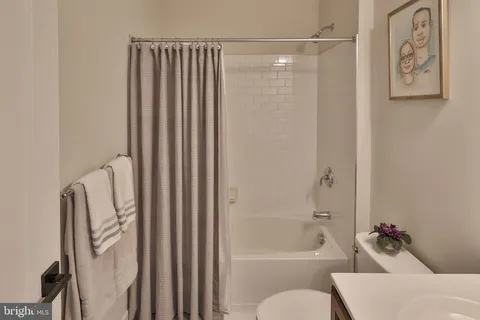 $739,000 | 6822 Sycamore Drive, Bath, PA 18014