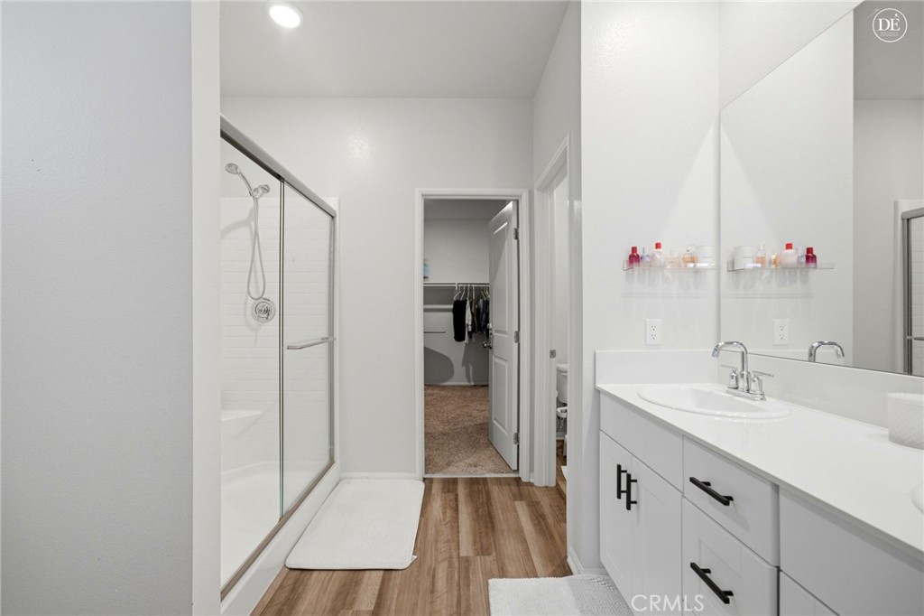 7220 Dimaggio Street Riverside, CA 92503 - Photo 23 of 53 Primary Bath