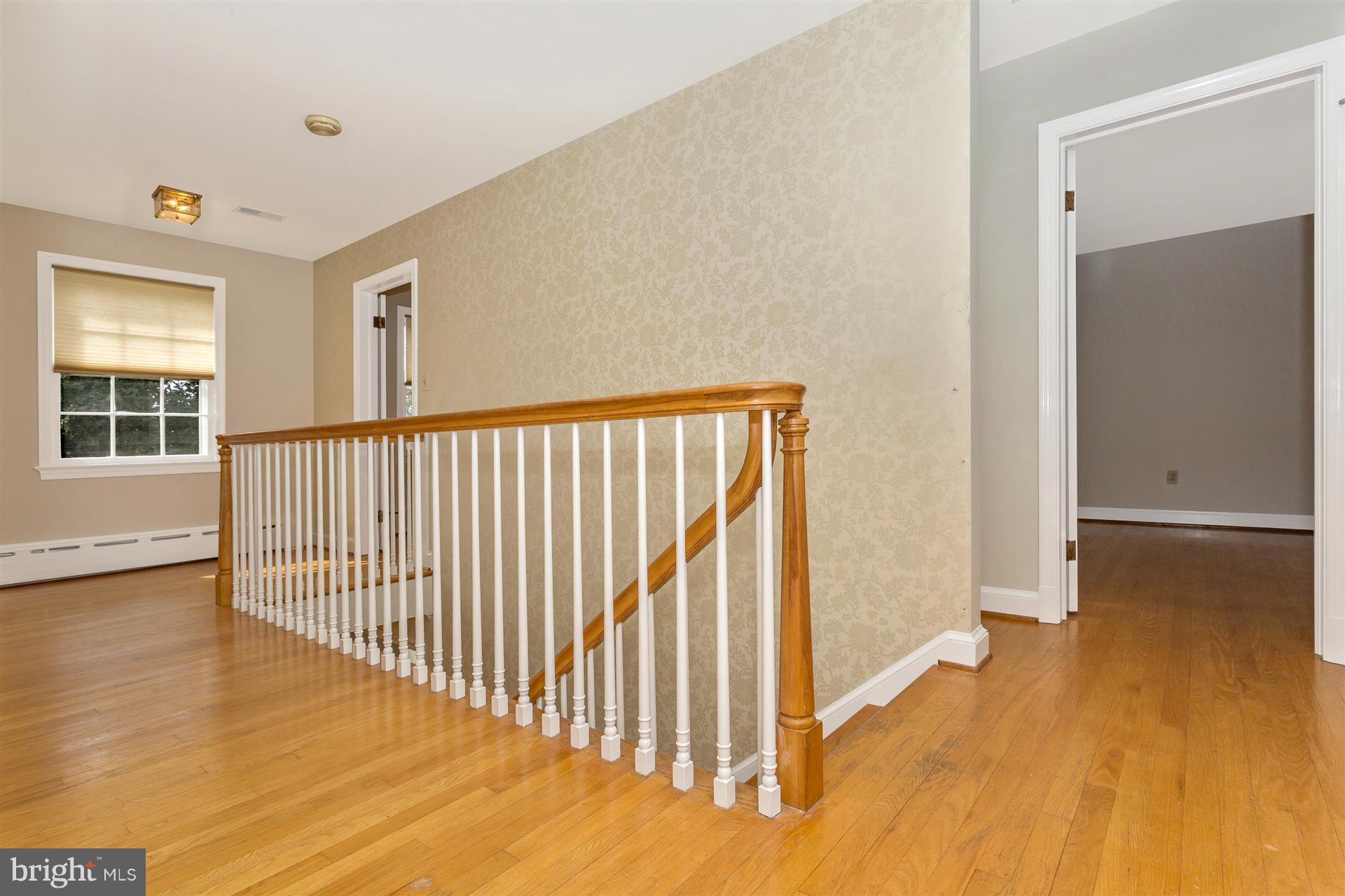 7101 Brink Road Gaithersburg, MD 20882 - Photo 22 of 30 Upper level landing