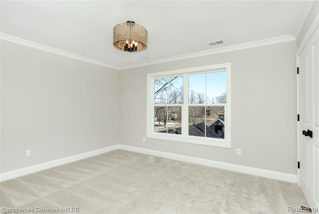 2093 Pembroke Road Birmingham, MI 48009 - Photo 45 of 57