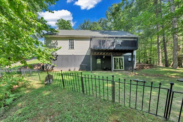 a view of a yard with plants