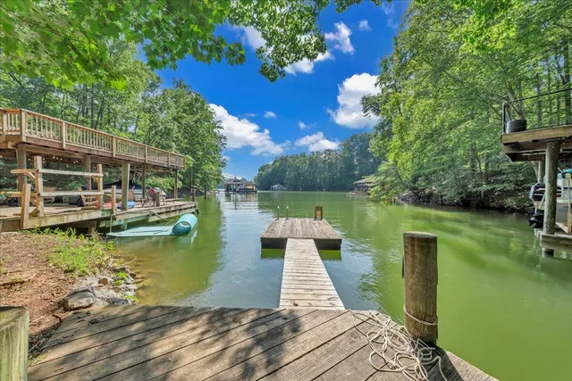 $799,900 | 709 Forest Lawn Drive, Moneta, VA 24121