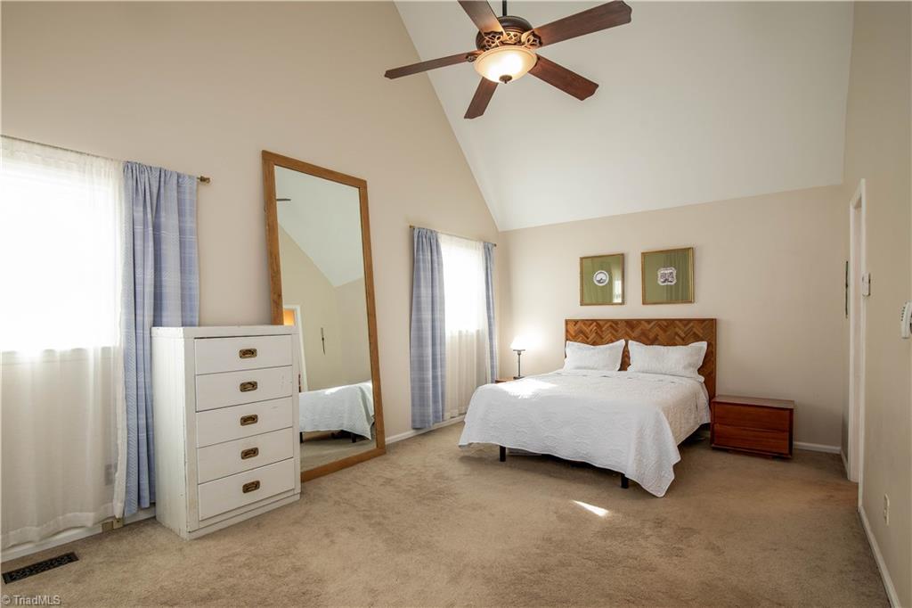 7381 Oak Bucket Road Thomasville, NC 27360 - Photo 21 of 34 Primary on main, vaulted ceilings!