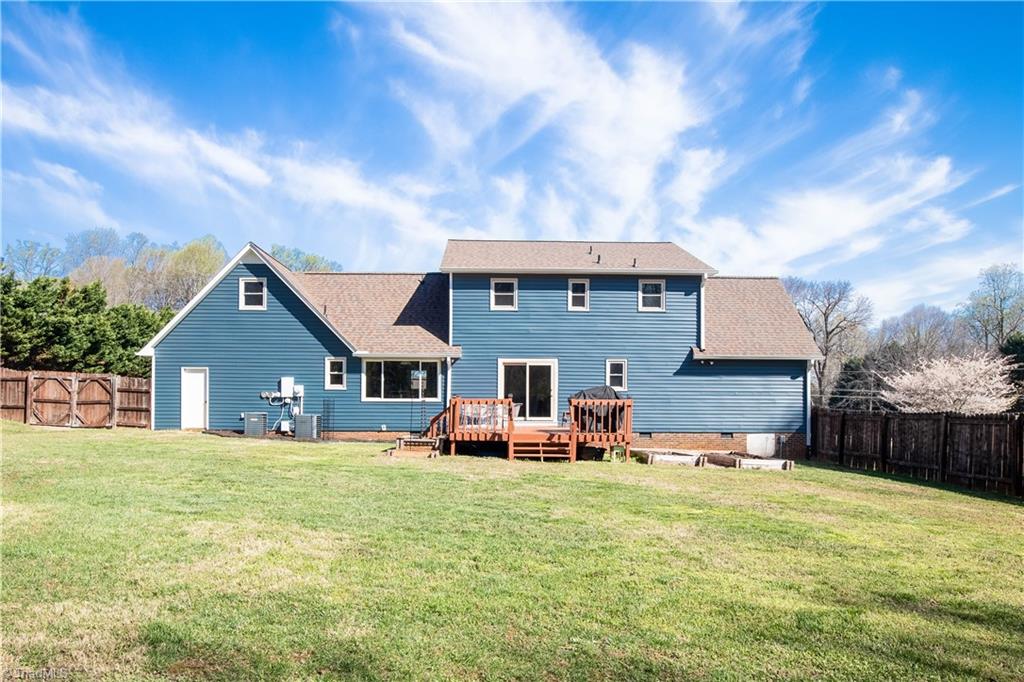 7381 Oak Bucket Road Thomasville, NC 27360 - Photo 3 of 34 New siding and lots of room for entertaining