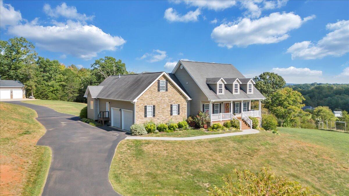 140 Fox Run Road Boones Mill, VA 24065 - Photo 5 of 101 140 Fox Run Road