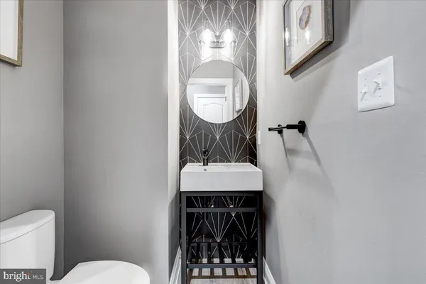 $1,060,000 | 43501 Monarch Beach Square, Leesburg, VA 20176