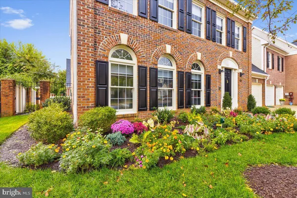 $1,060,000 | 43501 Monarch Beach Square, Leesburg, VA 20176