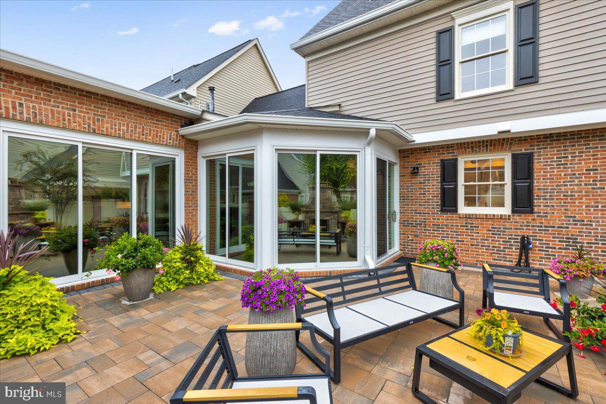 43501 Monarch Beach Square Leesburg, VA 20176 - Photo 41 of 43 a view of a chairs in front of house