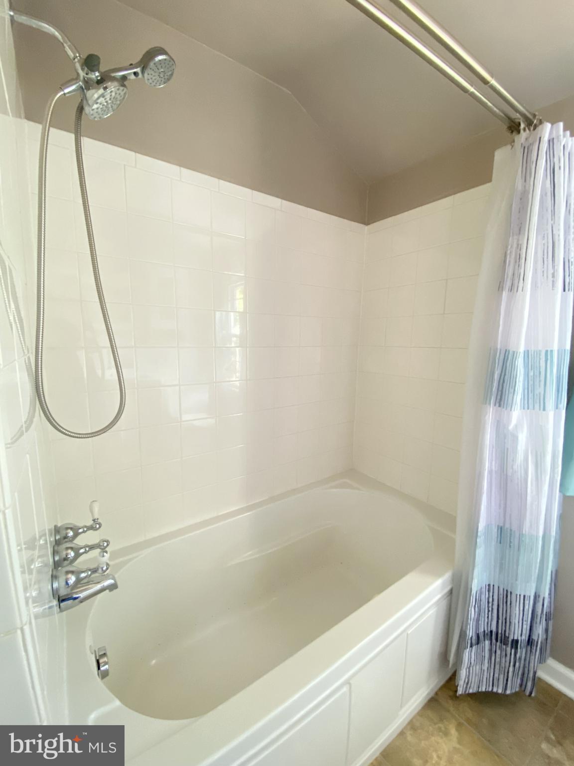 1323 Tulane Road Wilmington, DE 19803 - Photo 24 of 28 2nd Floor Hallway Full Bathroom