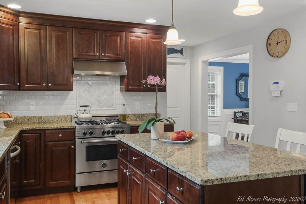 858 Johnson Street North Andover, MA 01845 - Photo 11 of 41