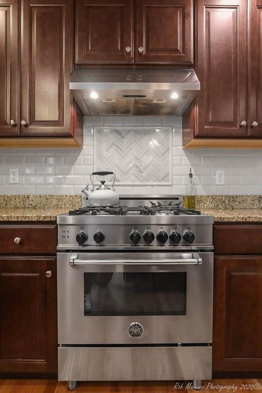 858 Johnson Street North Andover, MA 01845 - Photo 9 of 41