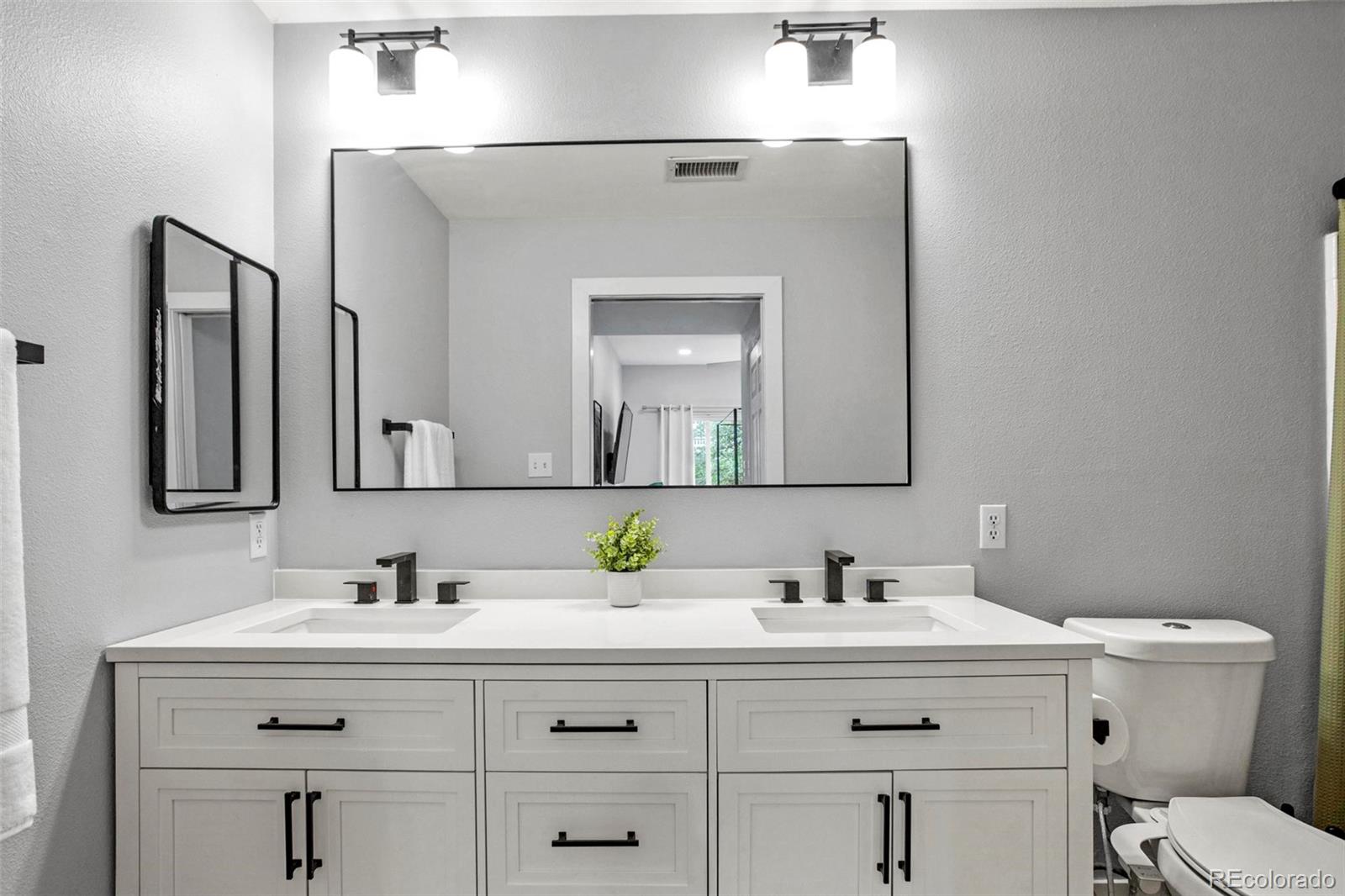3975 East Canyon Ranch Road, Unit 102 Highlands Ranch, CO 80126 - Photo 24 of 36 Gallery Image 24