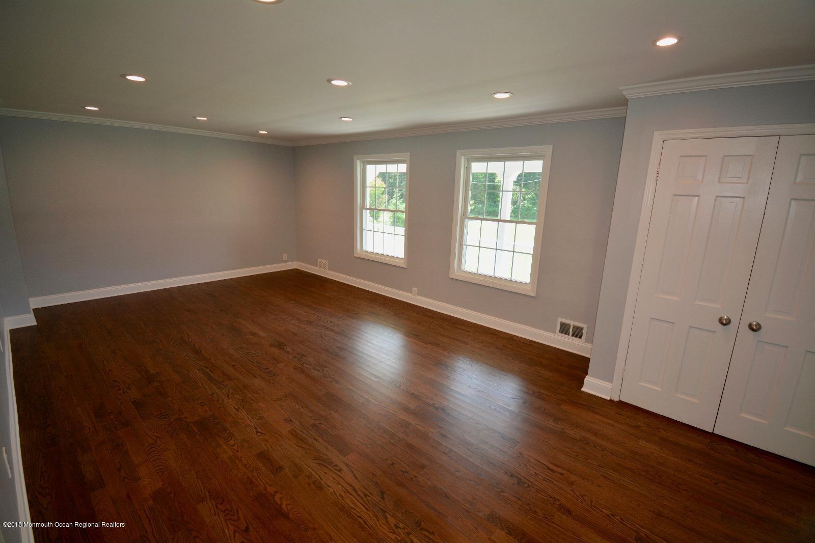 90 Paint Island Spring Road Clarksburg, NJ 08510 - Photo 25 of 58 Living Room
