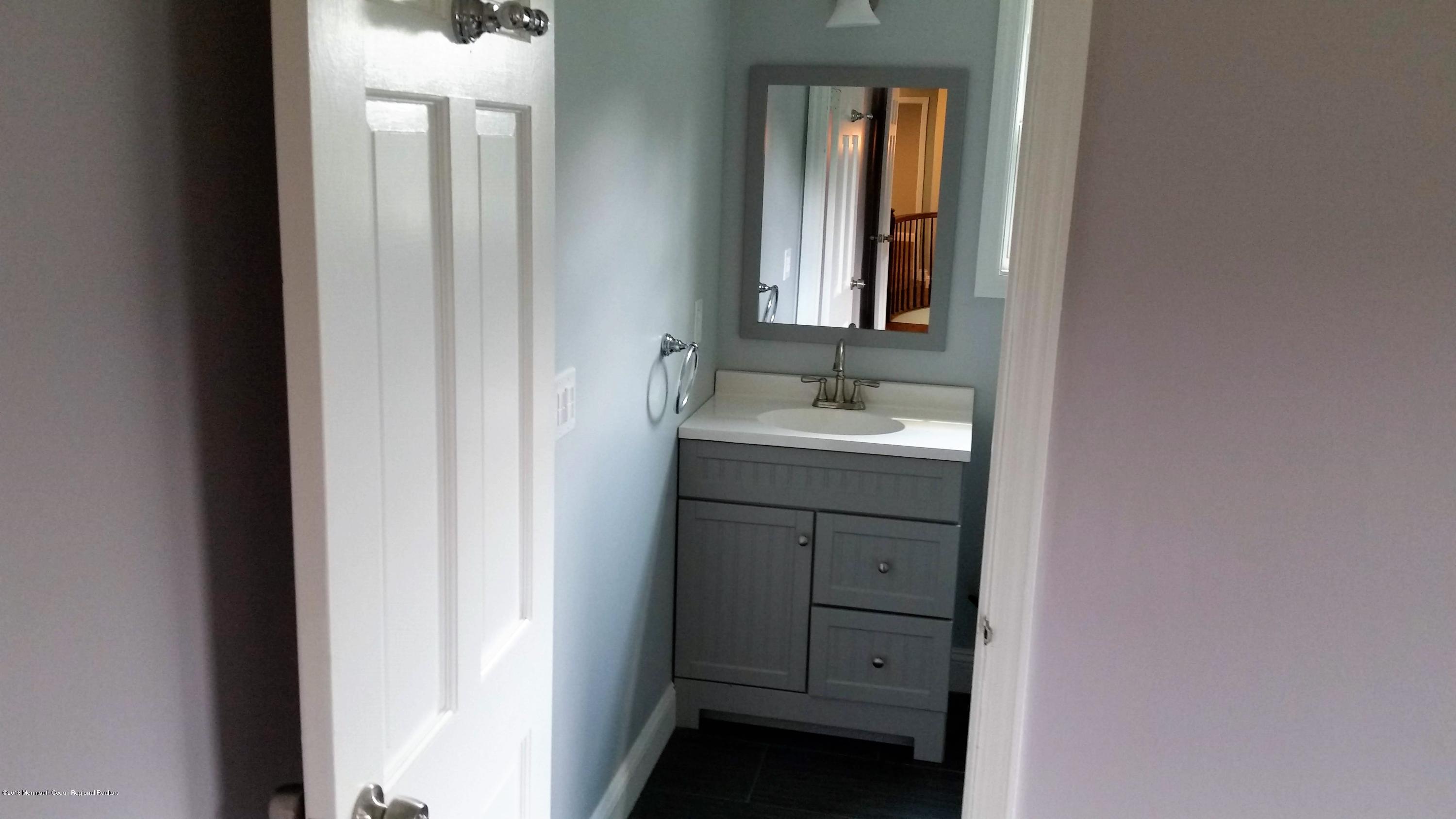90 Paint Island Spring Road Clarksburg, NJ 08510 - Photo 41 of 58 Bathroom 2