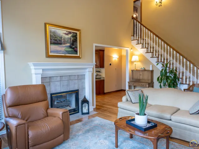 $527,850 | 3728 Southwest Stonybrook Drive, Topeka, KS 66610