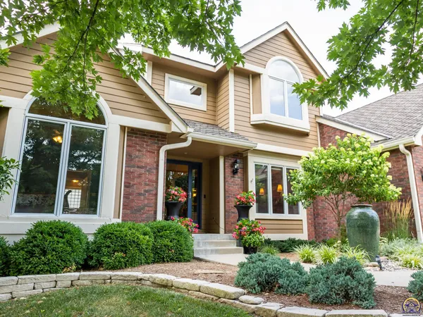 $524,950 | 3728 Southwest Stonybrook Drive, Topeka, KS 66610