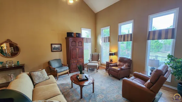 $524,950 | 3728 Southwest Stonybrook Drive, Topeka, KS 66610