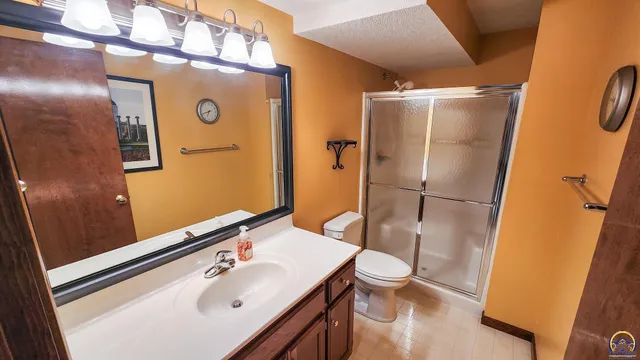 $527,850 | 3728 Southwest Stonybrook Drive, Topeka, KS 66610