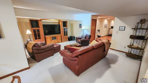 $524,950 | 3728 Southwest Stonybrook Drive, Topeka, KS 66610