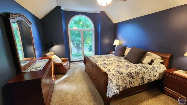 $524,950 | 3728 Southwest Stonybrook Drive, Topeka, KS 66610