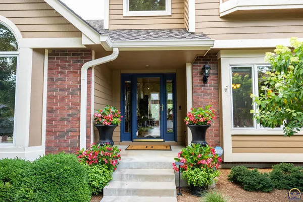 $524,950 | 3728 Southwest Stonybrook Drive, Topeka, KS 66610