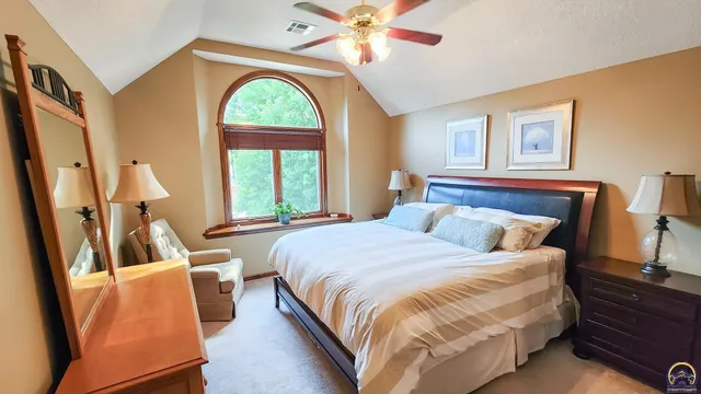 $527,850 | 3728 Southwest Stonybrook Drive, Topeka, KS 66610